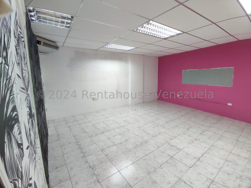 Local en venta ubicado en Valles de Camoruco Valencia Carabobo Venezuela Cod 25-4579
