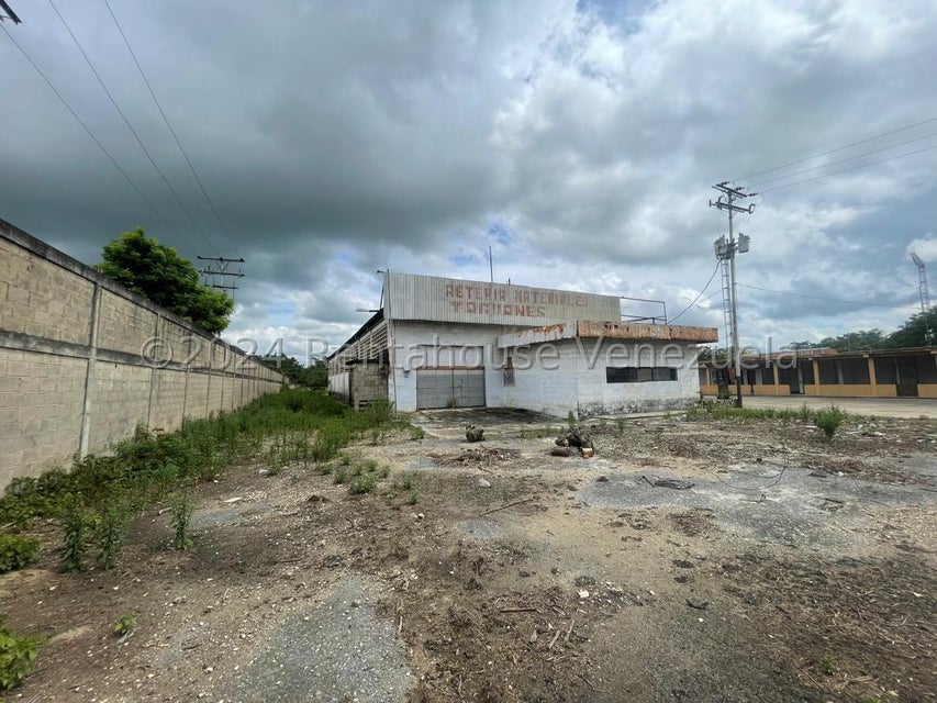 Galpon en venta ubicado en Tinaquillo Estado Cojedes Venezuela Cod 25-4600