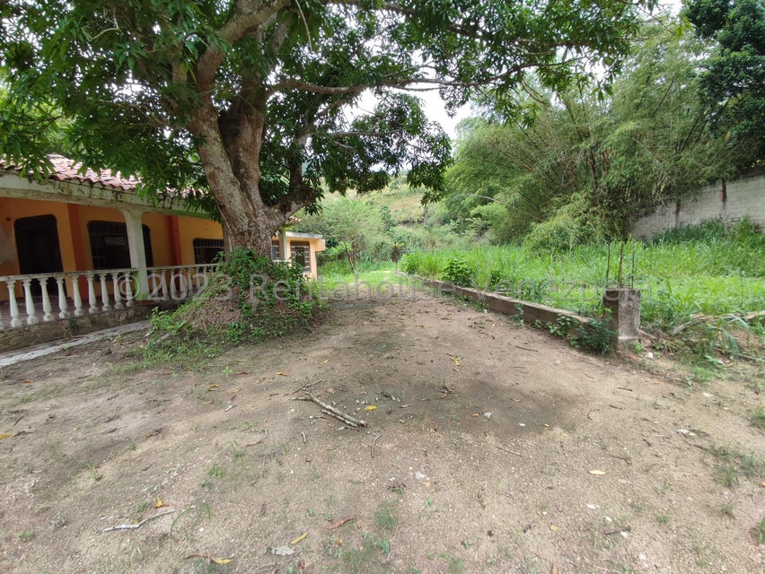 Terreno y Casa tipo Campreste en venta ubicada en la Entrada de Naguanagua Carabobo Cod 25-5197