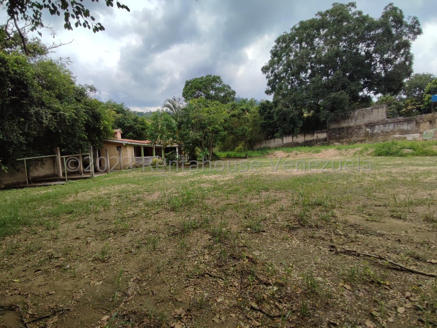 Terreno y Casa tipo Campreste en venta ubicada en la Entrada de Naguanagua Carabobo Cod 25-5197