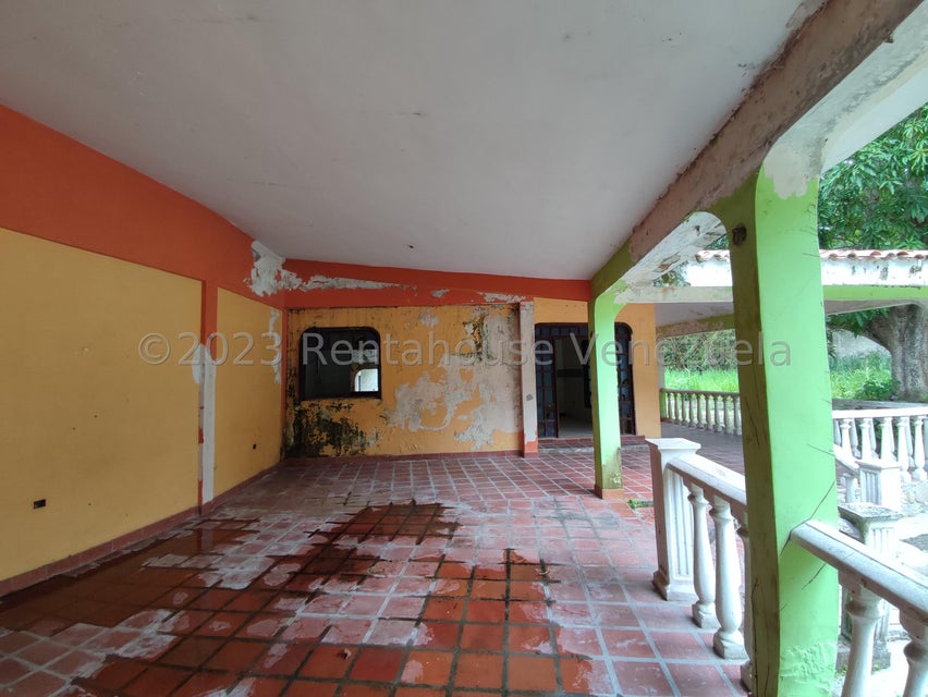 Terreno y Casa tipo Campreste en venta ubicada en la Entrada de Naguanagua Carabobo Cod 25-5197