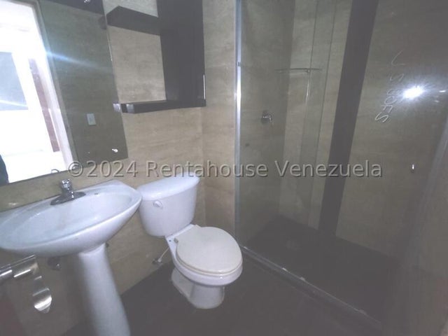 25-4670 Apartamento en Alquiler PB en La Granja Naguanagua