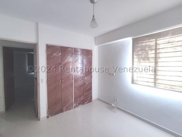 25-4670 Apartamento en Alquiler PB en La Granja Naguanagua