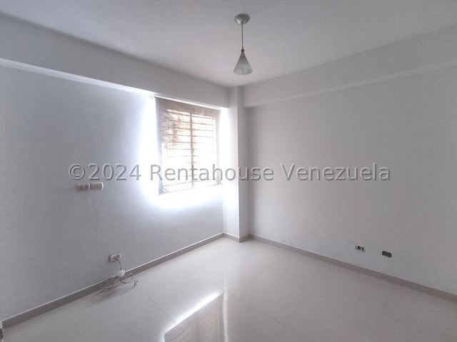 25-4670 Apartamento en Alquiler PB en La Granja Naguanagua