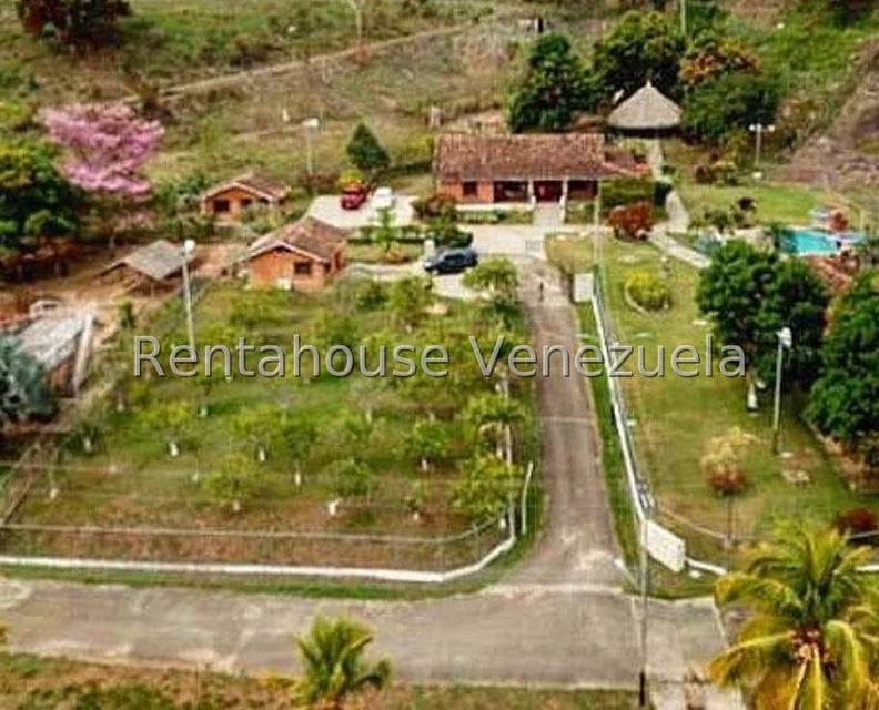 Espectacular Casa Campestre en venta ubicada en la Hacienda Los Aguacate Municipio Libertador Carabobo Venezuela cod 25-6817