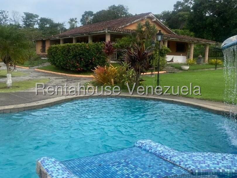 Espectacular Casa Campestre en venta ubicada en la Hacienda Los Aguacate Municipio Libertador Carabobo Venezuela cod 25-6817
