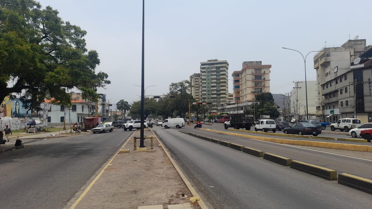 Puerto la cruz alquilo galpón 