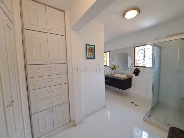 Casa en venta en Altos de Guataparo Valencia Carabobo 2421543  P