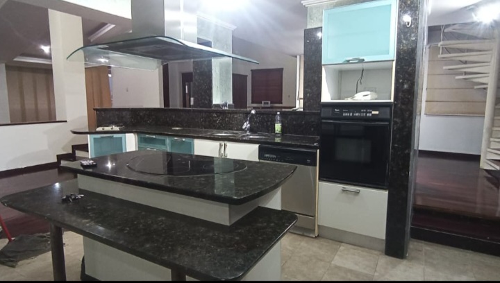 VENDO ELEGANTE PENTHOUSE EN GUATIRE