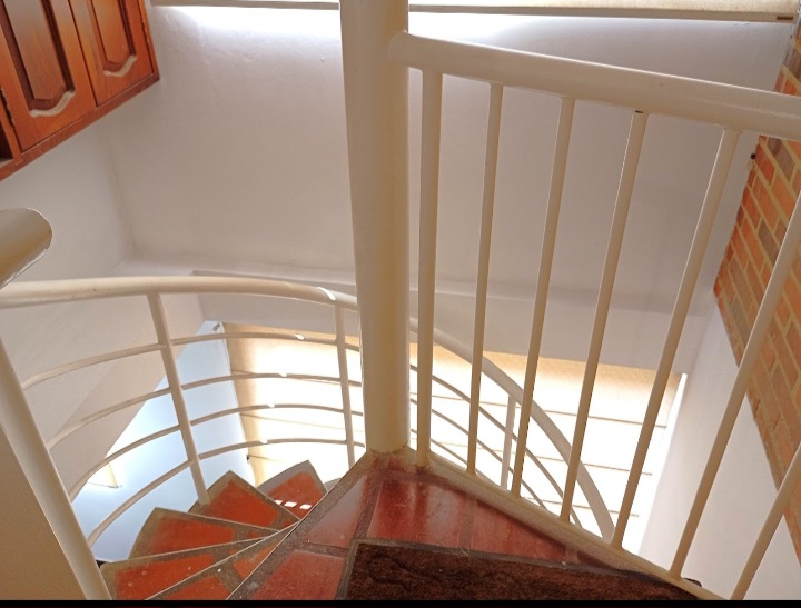 VENDO ELEGANTE PENTHOUSE EN GUATIRE
