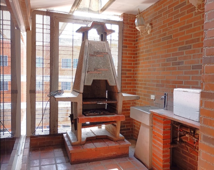 VENDO ELEGANTE PENTHOUSE EN GUATIRE