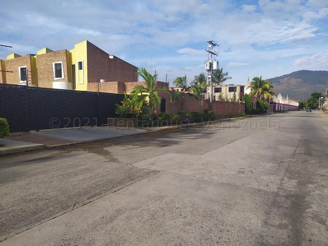 25-4462  Lote de terreno Vta 1750 mts Urb Manantial Naguanagua