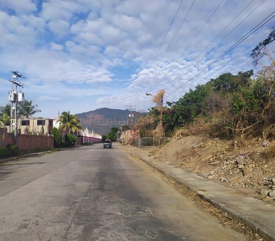 25-4462  Lote de terreno Vta 1750 mts Urb Manantial Naguanagua