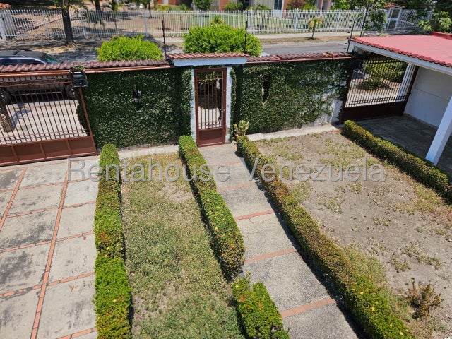 CASA EN VENTA URBANIZACIÓN SAN JACINTO MARACAY ESTADO ARAGUA MLS 25-10948. EJGP