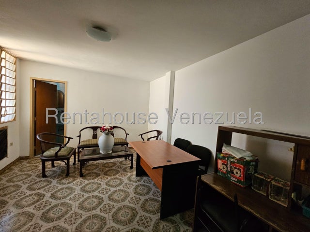 CASA EN VENTA URBANIZACIÓN SAN JACINTO MARACAY ESTADO ARAGUA MLS 25-10948. EJGP