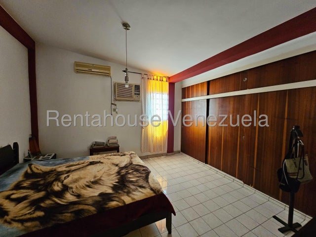 CASA EN VENTA URBANIZACIÓN SAN JACINTO MARACAY ESTADO ARAGUA MLS 25-10948. EJGP