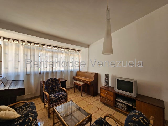 CASA EN VENTA URBANIZACIÓN SAN JACINTO MARACAY ESTADO ARAGUA MLS 25-10948. EJGP
