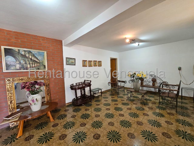 CASA EN VENTA URBANIZACIÓN SAN JACINTO MARACAY ESTADO ARAGUA MLS 25-10948. EJGP