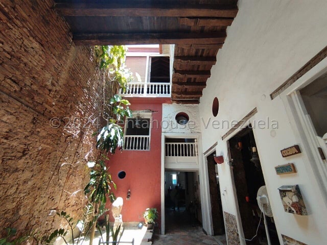 Posada Totalmente Amoblada, Equipada y Operativa en Venta Zona Colonial El Malecon Puerto Cabello