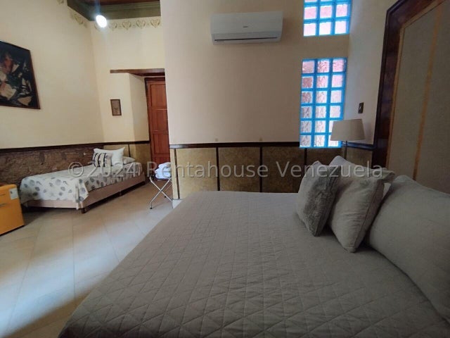 Posada Totalmente Amoblada, Equipada y Operativa en Venta Zona Colonial El Malecon Puerto Cabello