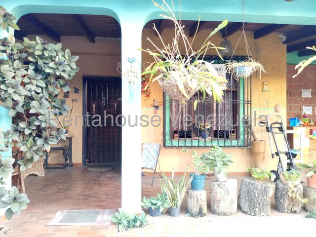 25-16832 Casa en Venta en Los Caobos Valencia