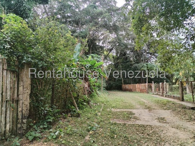 25-12828 Terreno en Venta de 1062,72m con ubicación estratégica
