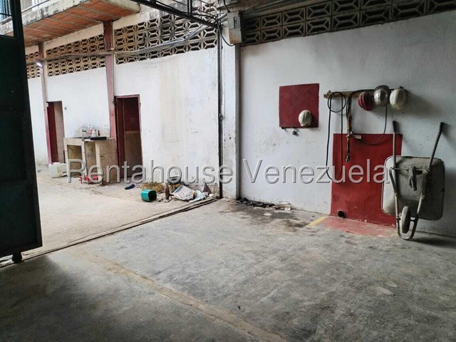 25-10280 Galpon Deposito de 1.170 m2 en Venta en san blas Valencia