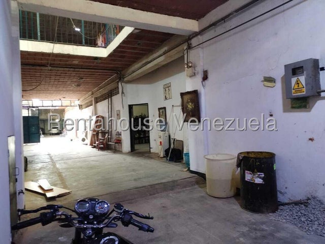 25-10280 Galpon Deposito de 1.170 m2 en Venta en san blas Valencia