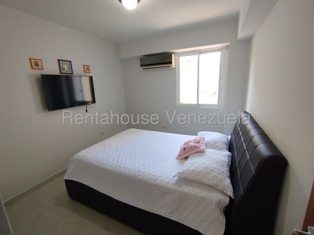 26-6589 Apatamento Amoblado en Venta en Las Chimeneas