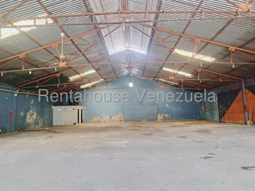 Galpon en venta ubicado en la Av Bolivar Sur Valencia Carabobo Venezuela Cod 25-6893 Eloisa Mejia