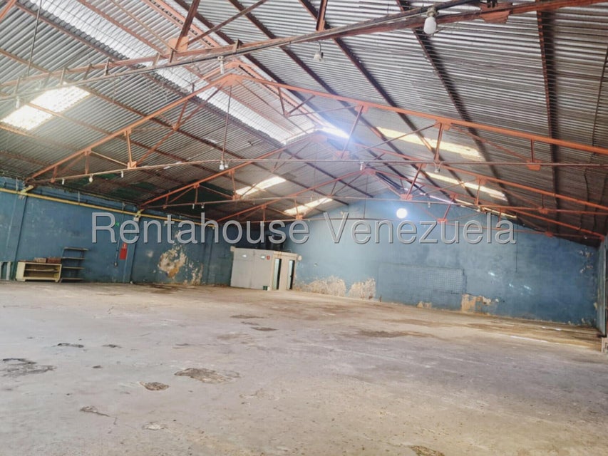 Galpon en venta ubicado en la Av Bolivar Sur Valencia Carabobo Venezuela Cod 25-6893 Eloisa Mejia