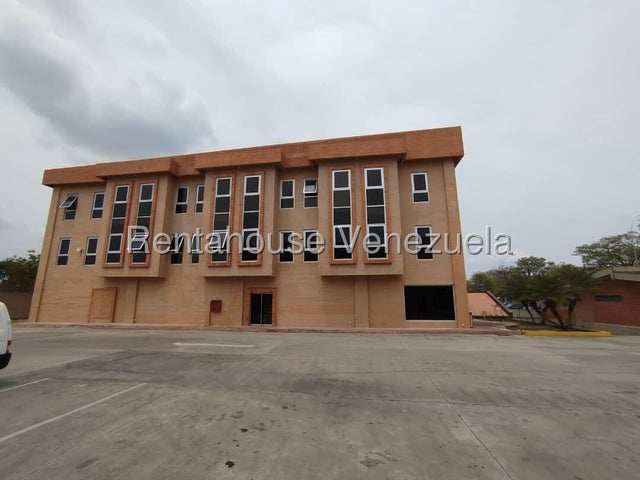 #25-18918 Local Comercial en Alquiler  Zona Industrial Av Henry Ford Valencia