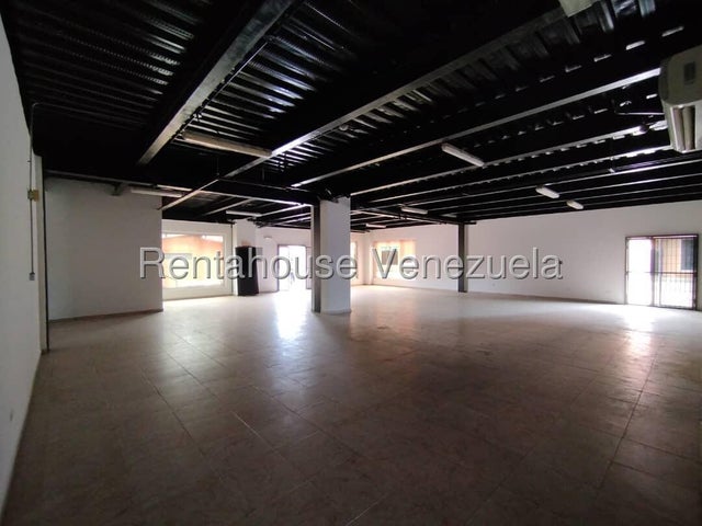 #25-18918 Local Comercial en Alquiler  Zona Industrial Av Henry Ford Valencia