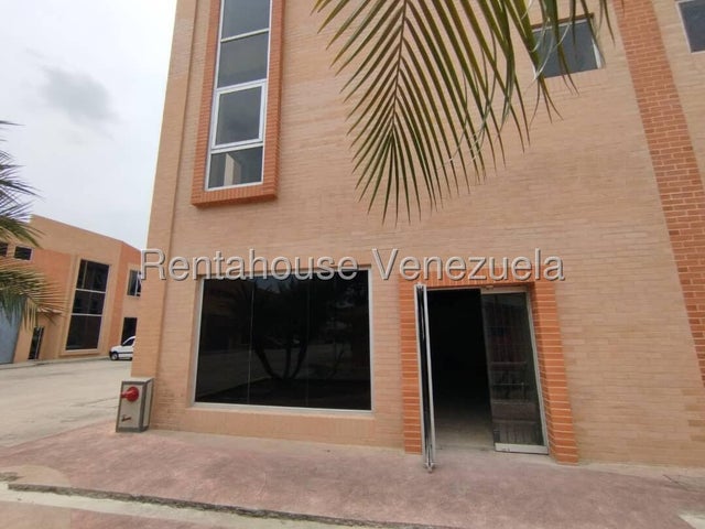 #25-18918 Local Comercial en Alquiler  Zona Industrial Av Henry Ford Valencia