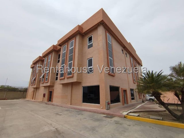 #25-18918 Local Comercial en Alquiler  Zona Industrial Av Henry Ford Valencia