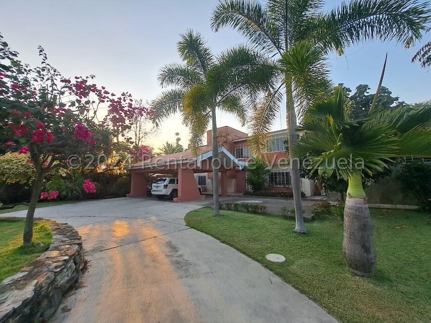 Casa en venta en San Diego Urb. Las  Mercedes carabobo Desiree Castillo Rentahouse 25-1819
