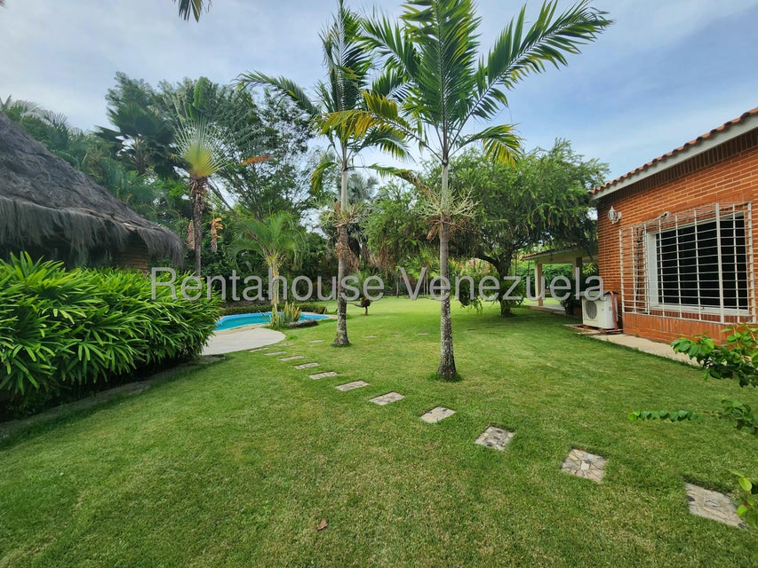 Casa en venta en San Diego Urb. Las  Mercedes carabobo Desiree Castillo Rentahouse 25-1819