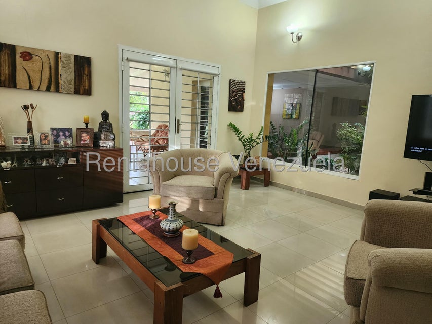 Casa en venta en San Diego Urb. Las  Mercedes carabobo Desiree Castillo Rentahouse 25-1819