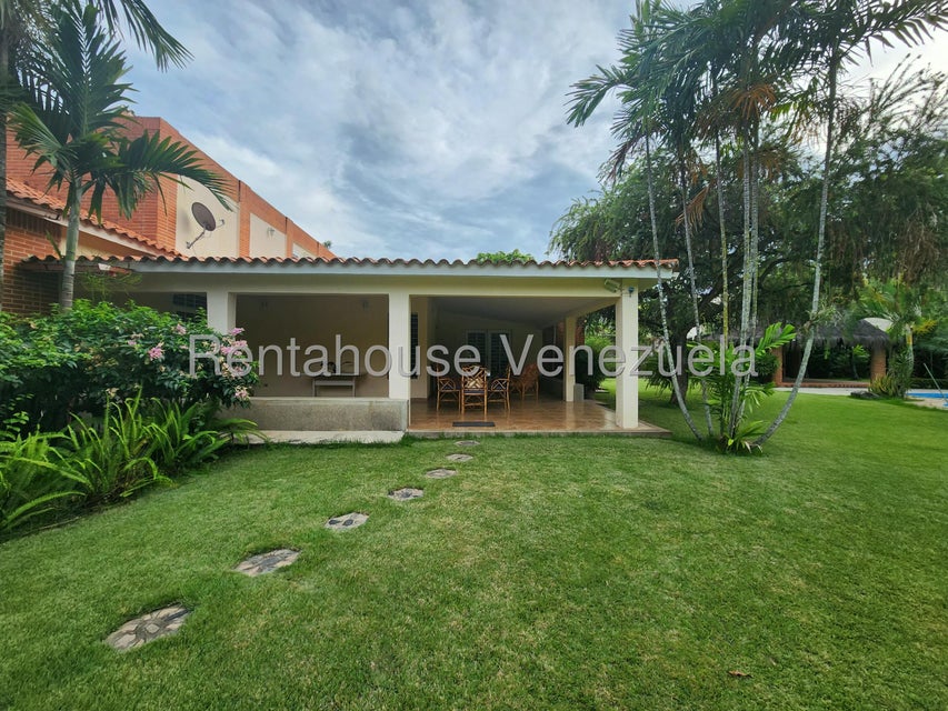 Casa en venta en San Diego Urb. Las  Mercedes carabobo Desiree Castillo Rentahouse 25-1819