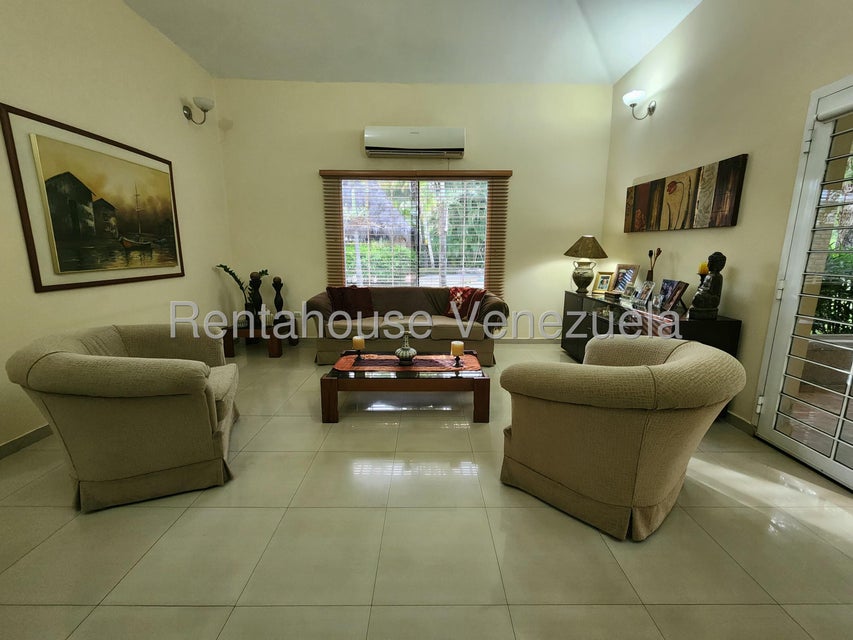 Casa en venta en San Diego Urb. Las  Mercedes carabobo Desiree Castillo Rentahouse 25-1819