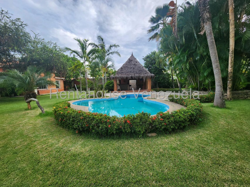 Casa en venta en San Diego Urb. Las  Mercedes carabobo Desiree Castillo Rentahouse 25-1819