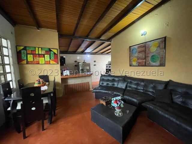 El Viñedo Casa en venta Ubicada en Valencia 24-2408 ELOISA MEJIA