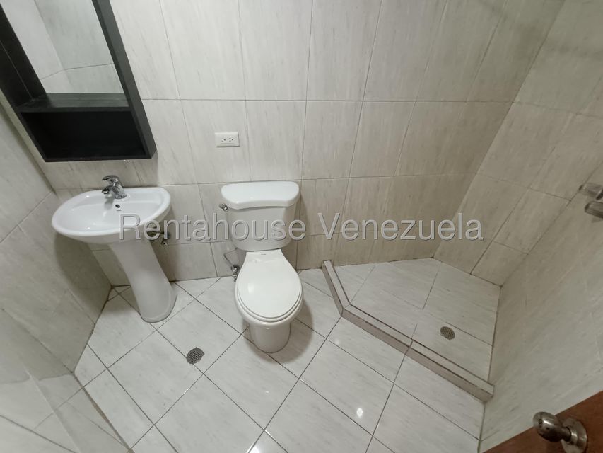 El Bosque Apartamento en Alquiler tipo estudió Amoblado en el Bosque Valencia Carabobo Desiree Castillo Rentahouse 26-236