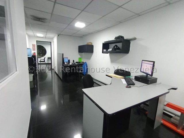 Hermoso Local en venta Ubicado en Zona Industrial Valencia 25-3056 ELOISA MEJIA