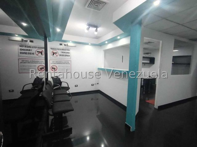 Hermoso Local en venta Ubicado en Zona Industrial Valencia 25-3056 ELOISA MEJIA