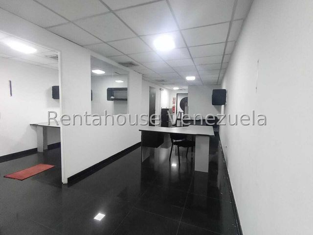Hermoso Local en venta Ubicado en Zona Industrial Valencia 25-3056 ELOISA MEJIA