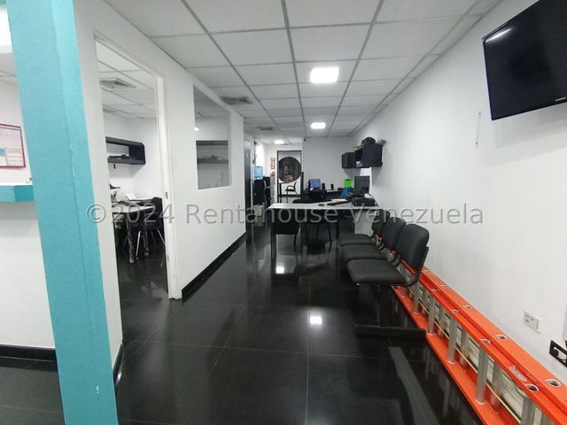 Hermoso Local en venta Ubicado en Zona Industrial Valencia 25-3056 ELOISA MEJIA