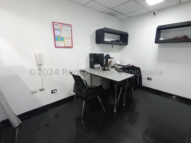 Hermoso Local en venta Ubicado en Zona Industrial Valencia 25-3056 ELOISA MEJIA