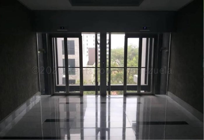 Oficina en Venta Ubicada en Urbanización Carabobo 23-18066 ELOISA MEJIA