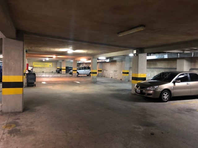 Oficina en Venta Ubicada en Urbanización Carabobo 23-18066 ELOISA MEJIA
